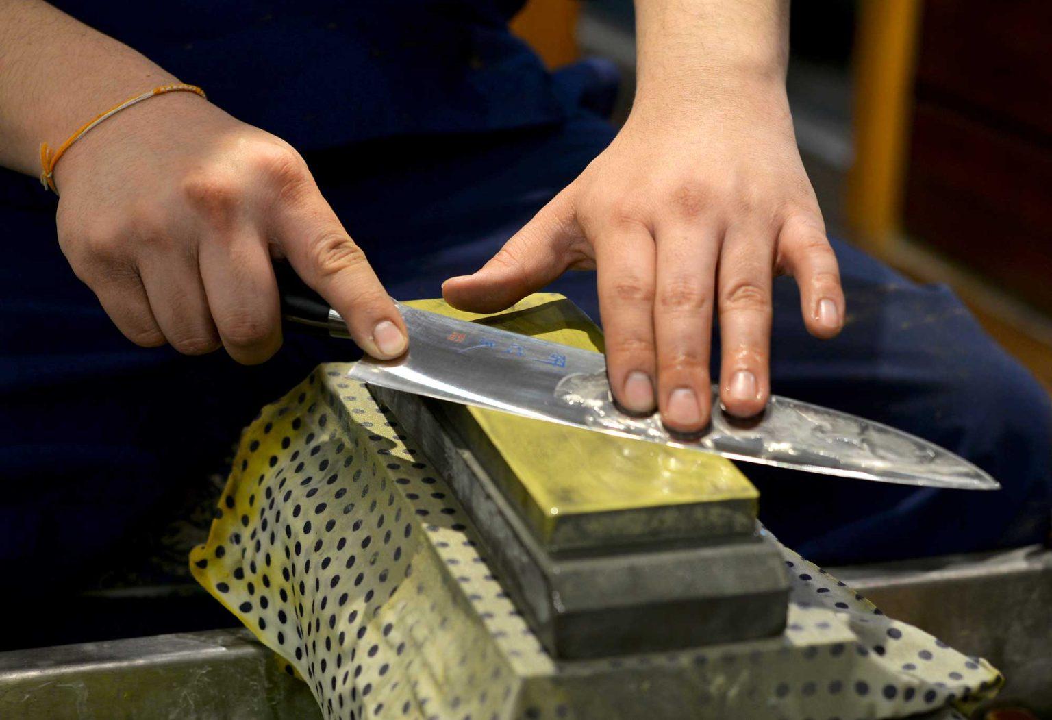 What angle to sharpen kitchen knives master sharpening techniques