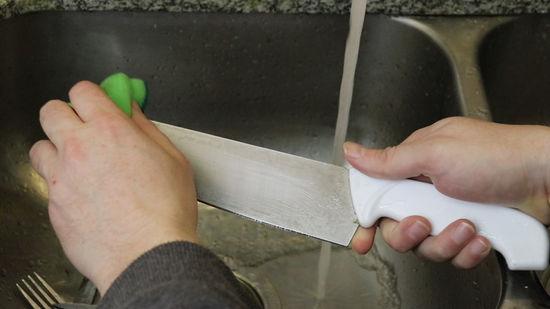 How to Safely Eliminate Rust from Kitchen Knives: Expert Tips